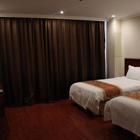 Greentree Inn Shanghai Pudong Airport Wild Animal Park Express Hotel Nanhui Eksteriør bilde